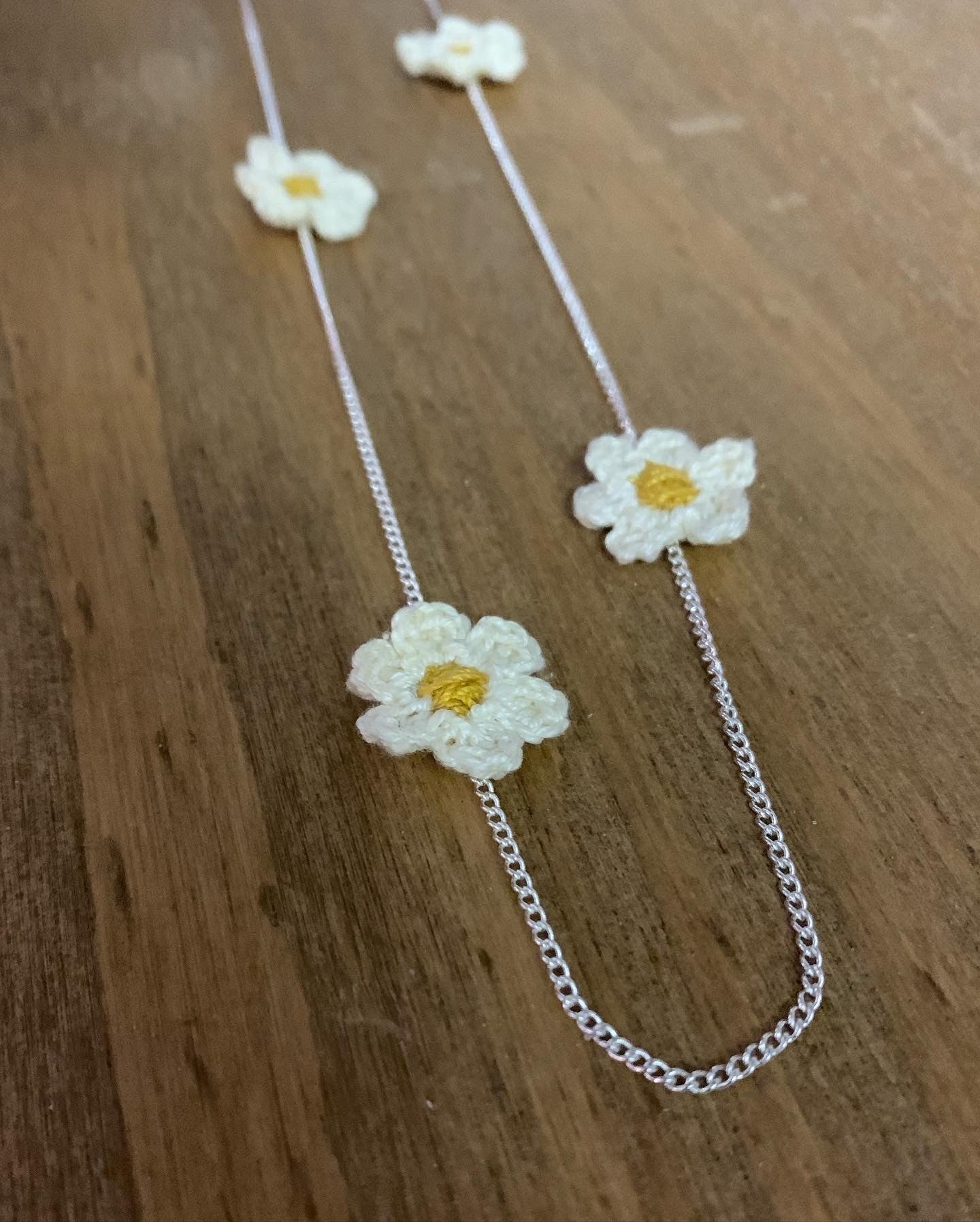 Crochet Daisy Chain Necklace